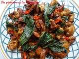 Poulet sauté au basilic thaï