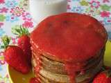 Pancake sans gluten, sans lactose et sans sucre raffiné (avec coulis de fraise)