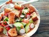 Fattouche, salade libanaise au pain grillé et aux légumes
