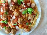 Ragoût de boulettes de bœuf, tomates et basilic