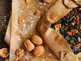 Tarte rustique épinards, raisins et noix {vegan}