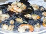 Spaghettis a l'encre de seiche et fruits de mer