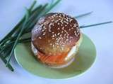 Mini hamburger au chèvre et saumon fumé