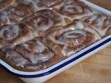 Moelleux unique de Cinnabon – Cinnamon rolls (brioches roulées à la cannelle)