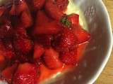 Panna cotta et tartare de fraises