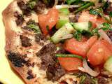 Faire ses lahmacun ou pizza turque à l'agneau haché, herbes fraiches et salade estivale