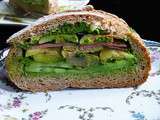 Pique Nique : Grand pain farci façon deli new-yorkais, et pesto aux fânes de radis
