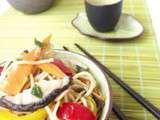 Wok De Nouilles Sautées Aux Légumes Et Poulet