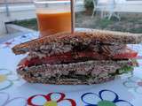 Club sandwich : thon, tapenade, tomate, salade, fromage frais