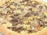 Pizza viande hachée avec bordures fourrées