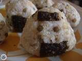 Onigiris (riz, lentilles et quinoa) fourés au thon et à la feta