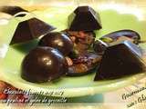 Chocolats fourrés aux noix ou praliné et gelée de groseille
