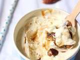 Crème glacée maison à la vanille et noix de pécan caramélisées
