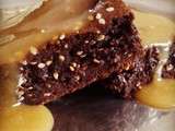 Brownie Sésame, Sauce Caramel au Beurre Salé sans Lactose