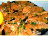 Saumon Gravlax : cuit au sel, aneth et baies roses