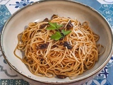 Spaghettis sautés aux champignons des bois