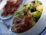 Salade apéritive aux olives, pommes de terre et jambon de Parme