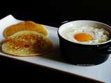 Oeuf cocotte au saumon fumé et crème à l'aneth , et ses blinis maison