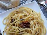 Spaghetti aux tomates confites, ail frais et basilic