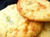 Biscuits façon Cornbread au Maroilles et aux oignons frais