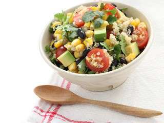 Salade Quinoa, Avocat, Maïs, Tomate – 30′ chrono