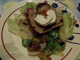 Salade au gésiers de canard,figues et toast de pain aux raisins au chèvre