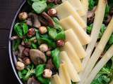 Salade d’asperges, mâche, champignons, lardons, comté et noisettes