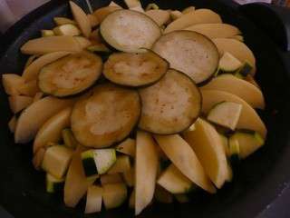 Tajine de Poulet aubergines courgettes et ses pommes de terre