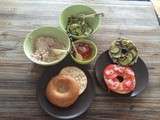 Bagel thon, fromage et légumes