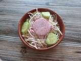 Salade de soja au saucisson à l’ail et au concombre