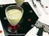 Mousse d’avocat au thon et aux baies roses