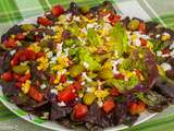 Laitue en salade, tomates, olives et oeufs