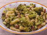 Salade de pâtes, brocolis et noisettes