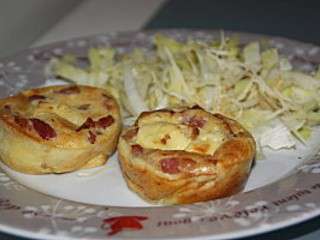 Petits clafoutis salés aux lardons et au fromage kiri : simple et rapide
