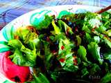 Salade avec vinaigrette aux bleuets