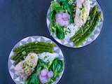 Salade de merlu, asperges vertes et sauce légère aux câpres