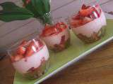 Verrines de tiramisu rhubarbe et fraises