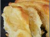 Brioche à effeuiller à la crème de Calissons