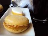 Macaron à la crème de nougat blanc