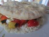 Pita au poivron – courgettes et feta
