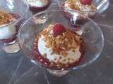 Verrine de fruits rouges, chantilly et praliné