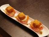 Cromesquis brocoli, rutabaga, lard sur des coupelles de bacon en salade fenouil et carotte