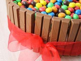 Gâteau d'anniversaire enfant: Léo ou Kitkat et m&Ms