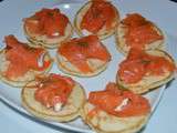 Blinis de saumon fumé et chantilly à l'aneth