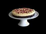 Cheesecake vanille au coulis de fruits rouges, base brownie aux amandes effilées