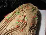 Bûche des fêtes double génoise à la crème pâtissière, crème chantilly au praliné avec son glaçage crème au beurre meringuée