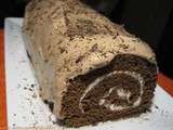 Gâteau roulé ou bûche au chocolat et au mascarpone avec son glaçage crème au beurre meringuée