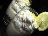 Mousse au citron mascarpone sur son lit de chapelure de biscuits et crème chantilly