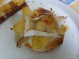 Crostini pomme, curry et camembert