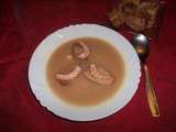 Soupe de saumon et de crevettes roses